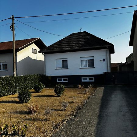 Apartman Kuca 150 Mala Subotica Екстер'єр фото